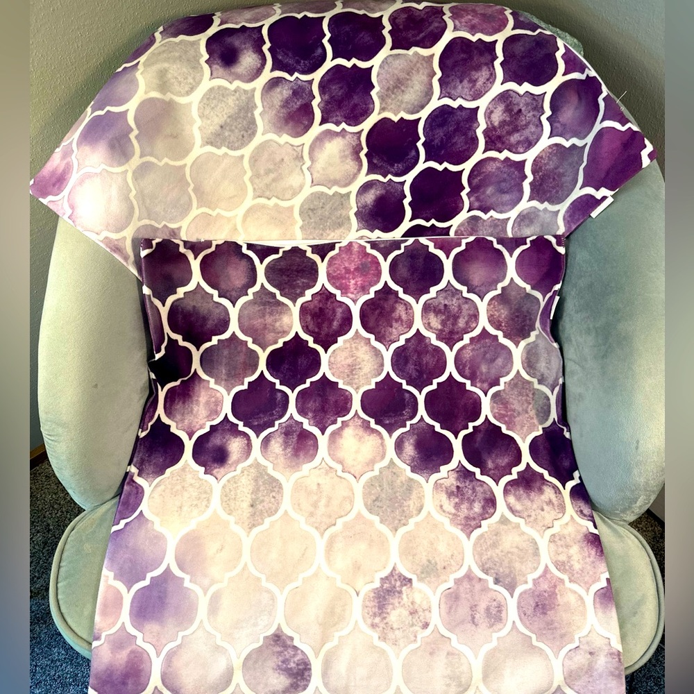 CaliTime purple pillow case covers set (2) zipper. NWOT. 22 in x 22 in.